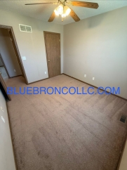 Lovely 2 bedroom townhome in Peculiar