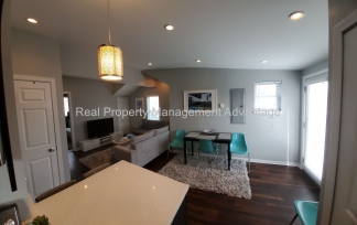 Contemporary Style with 2 Bedrooms and Vaulted Ceilings - Steps from Downtown Ferndale!