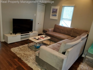 Contemporary Style with 2 Bedrooms and Vaulted Ceilings - Steps from Downtown Ferndale!