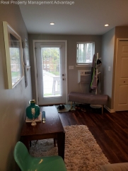 Contemporary Style with 2 Bedrooms and Vaulted Ceilings - Steps from Downtown Ferndale!