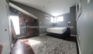 Contemporary Style with 2 Bedrooms and Vaulted Ceilings - Steps from Downtown Ferndale!