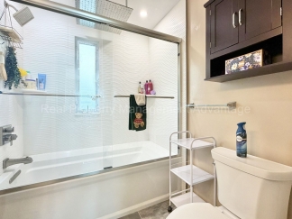 Charming Downtown Ferndale Rental – Prime Location!