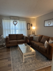 Newly Renovated 2-Bedroom Townhouse in Front Royal _ Pet Friendly well maintained home.