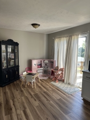 Newly Renovated 2-Bedroom Townhouse in Front Royal _ Pet Friendly well maintained home.