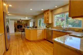 Executive 5BR Home with Private Backyard Retreat