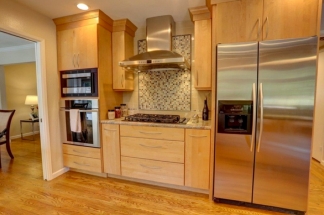 Executive 5BR Home with Private Backyard Retreat