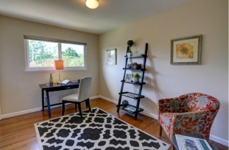 Executive 5BR Home with Private Backyard Retreat