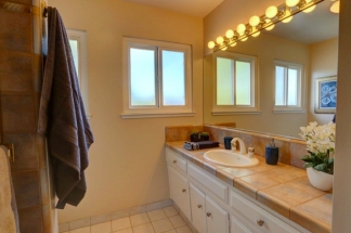 Executive 5BR Home with Private Backyard Retreat