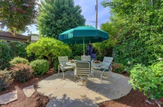 Executive 5BR Home with Private Backyard Retreat