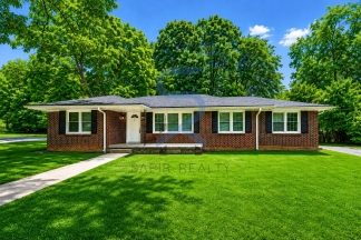 Paws Welcome! Charming 3BR Home in Historic Lithonia