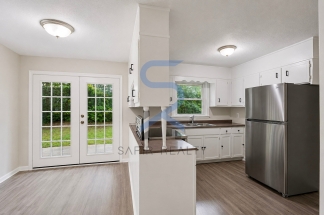 Paws Welcome! Charming 3BR Home in Historic Lithonia
