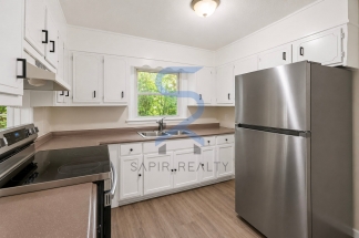 Paws Welcome! Charming 3BR Home in Historic Lithonia