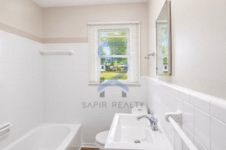 Paws Welcome! Charming 3BR Home in Historic Lithonia