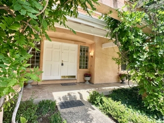Los Gatos 4 Bedroom Spacious Home in Great Neighborhood With Pool!