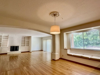 Los Gatos 4 Bedroom Spacious Home in Great Neighborhood With Pool!