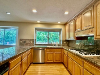 Los Gatos 4 Bedroom Spacious Home in Great Neighborhood With Pool!