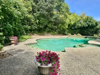 Los Gatos 4 Bedroom Spacious Home in Great Neighborhood With Pool!