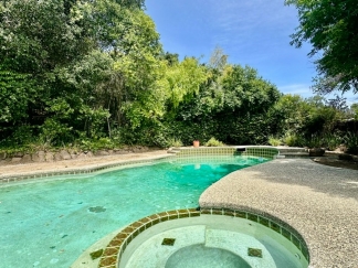 Los Gatos 4 Bedroom Spacious Home in Great Neighborhood With Pool!