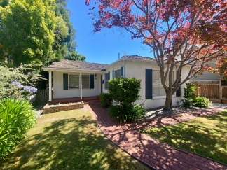Charming Palo Alto Single-Story Home with Private Backyard