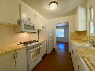 Charming Palo Alto Single-Story Home with Private Backyard