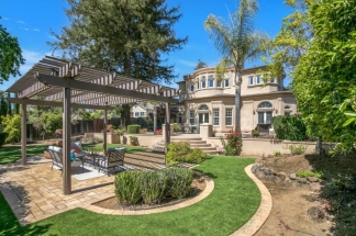 Gorgeous Monte Sereno Estate on Spacious Private Lot