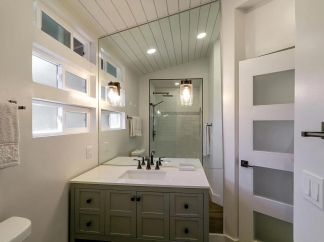 Cottage Retreat Minutes from Downtown Los Gatos & Saratoga