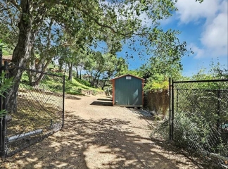 Cottage Retreat Minutes from Downtown Los Gatos & Saratoga