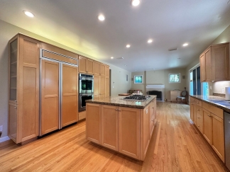 Woodside Classic 3 Bedroom on Beautiful Park Like Yard