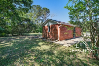 200 Easy St - Available Now!