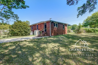200 Easy St - Available Now!