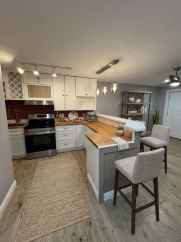 First Month FREE!! 213 N. Kent Street | Renovated 3-Bedroom, 3-Bath Apartment in Downtown Winchester, VA | Water and Sewer Included