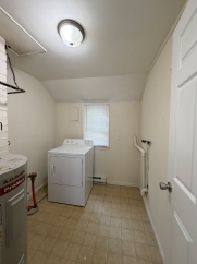 402 Cherrydale Avenue | 2-Bedroom Apartment for Rent with Shared Courtyard and Lawn Care Included | Available Now 402 Cherrydale Avenue | 2-Bedroom Apartment for Rent with Shared Courtyard and Lawn Care Included | Available Now