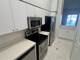 Plaza De Flores Gem: 2BR/2BA Sarasota Condo with Premium Amenities