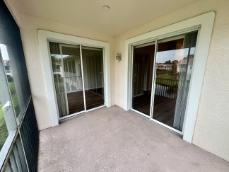 Plaza De Flores Gem: 2BR/2BA Sarasota Condo with Premium Amenities