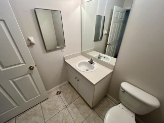 Plaza De Flores Gem: 2BR/2BA Sarasota Condo with Premium Amenities
