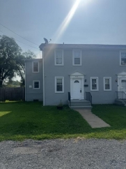 Free Application Fee — Refunded Upon Approval Through August 31! Charming 3-Bedroom Townhome in the Heart of Front Royal! Hardwood Floors and Pet-Friendly!