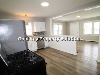 Remodeled 1 BR 1 BA Duplex with Basement (SECTION 8 APPROVED)