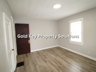 Remodeled 1 BR 1 BA Duplex with Basement (SECTION 8 APPROVED)
