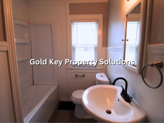 Remodeled 1 BR 1 BA Duplex with Basement (SECTION 8 APPROVED)