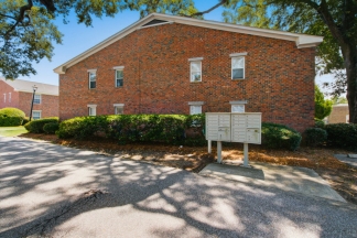 1240 Fairmont Ave unit 10 - available now!