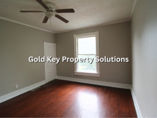 Cute and Cozy 1 BR 1 BA Upstairs Apartment Near Downtown (SECTION 8 APPROVED)