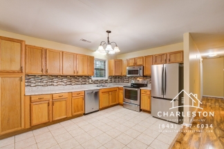 106 Carriage Ct - Available Now!