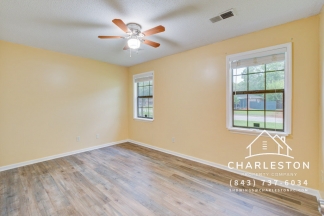 106 Carriage Ct - Available Now!