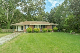 Charming 3BR Brick Ranch in Smyrna | Hardwood Floors, Fenced Backyard & Convenient Location