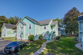 6211 Rolling Fork Rd Apt H - Available 10/20