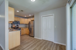 6211 Rolling Fork Rd Apt H - Available 10/20