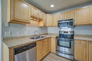 6211 Rolling Fork Rd Apt H - Available 10/20