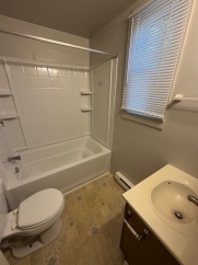 1-Bedroom in Front Royal – Pet Friendly and closet to shops and town. 1-Bedroom in Front Royal – Pet Friendly and closet to shops and town.