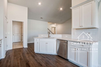 414 Squire Pope Rd Available 10/16