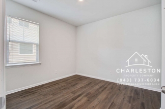 414 Squire Pope Rd Available 10/16